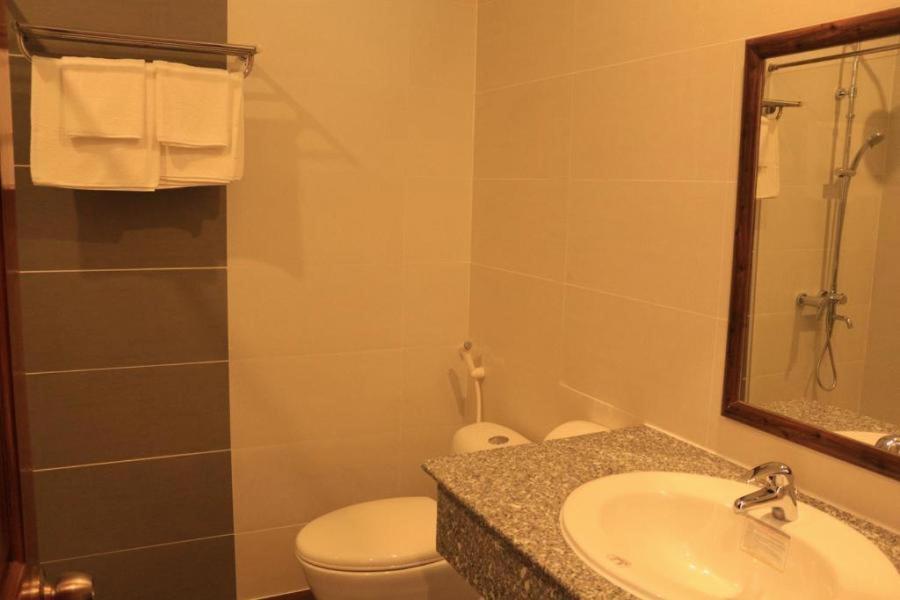 Victoria Phu Quoc Hotel Beachfront Night Market Room photo